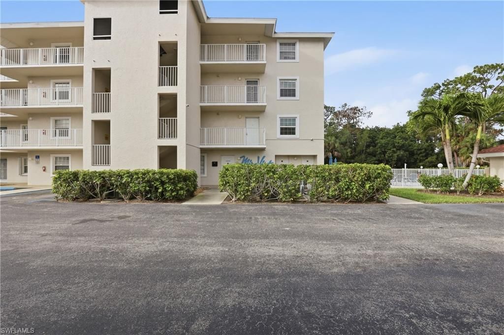481 Quail Forest Blvd , Unit B210, Naples, FL 34105 Photo
