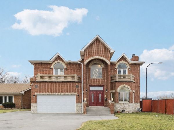 3300 W Albion Street , Lincolnwood, IL 60712