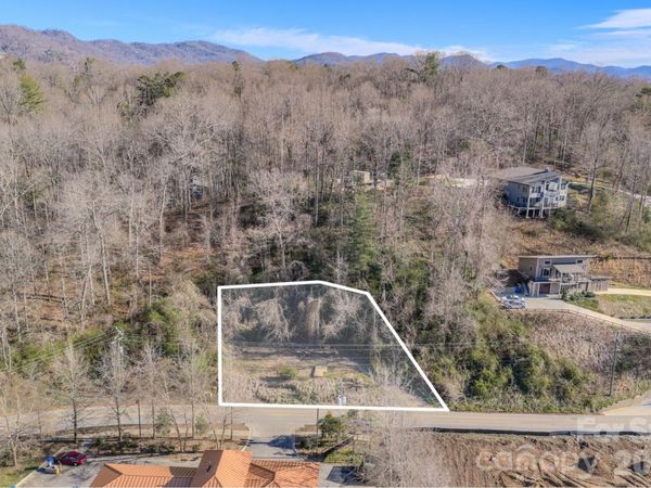 16 Governors View Road , Asheville, NC 28805