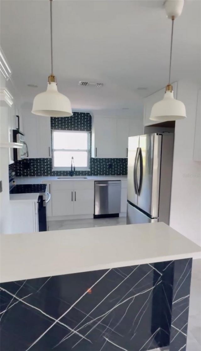 1766 Maryland Avenue Ne, Saint Petersburg, FL 33703 Photo