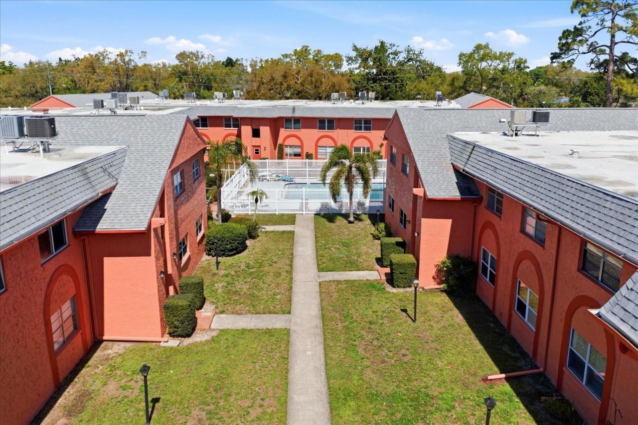 262 SW Monroe Circle N, Unit 4201, Saint Petersburg, FL 33703 Photo