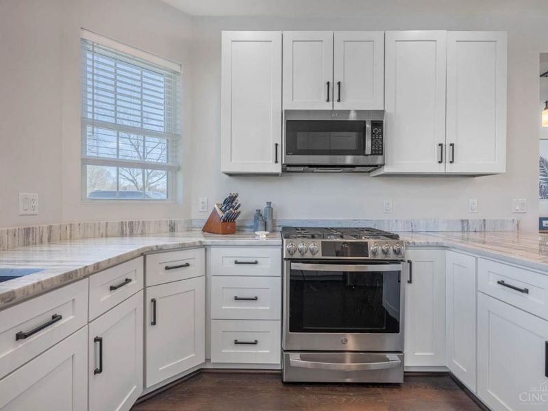 11777 Cedarcreek Drive, Forest Park, OH 45420 Photo 6