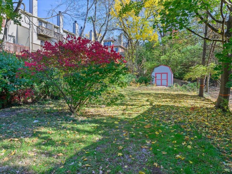 2232 Kemper Lane, Cincinnati, OH 45206 Photo 3