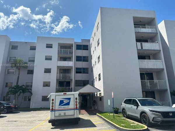 8185 NW 7th St , Unit 319, Miami, FL 33126