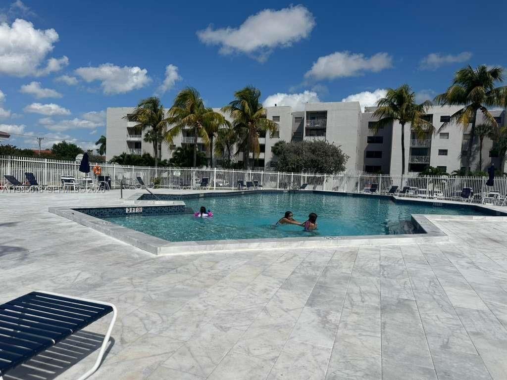 8185 NW 7th St , Unit 319, Miami, FL 33126 Photo