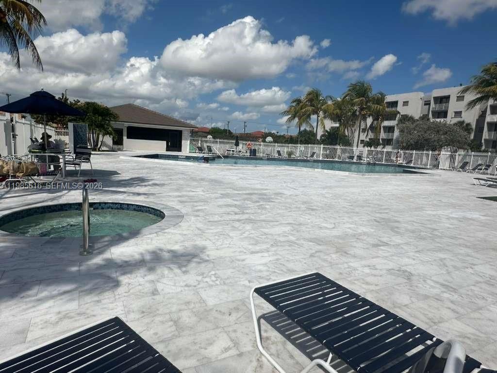 8185 NW 7th St , Unit 319, Miami, FL 33126 Photo