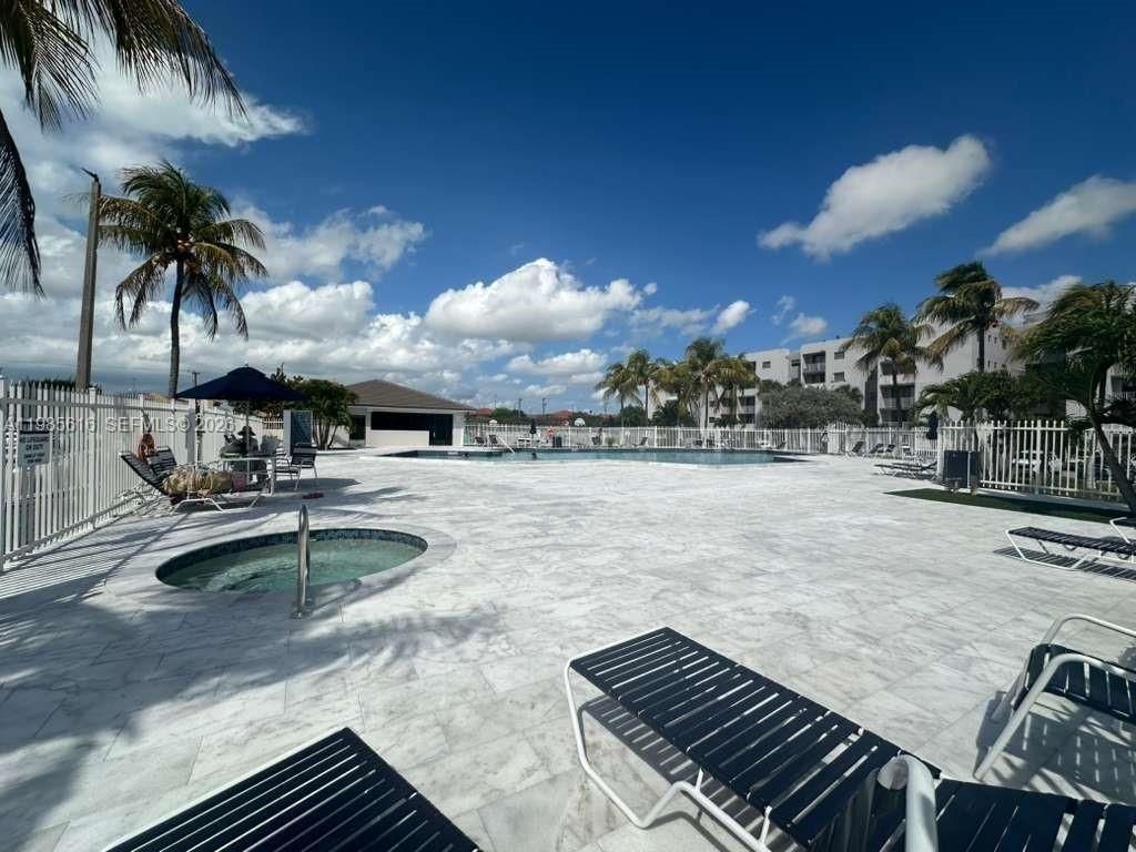 8185 NW 7th St , Unit 319, Miami, FL 33126 Photo
