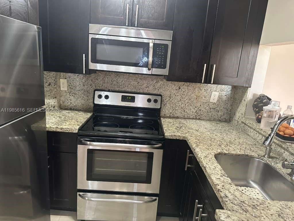 8185 NW 7th St , Unit 319, Miami, FL 33126 Photo