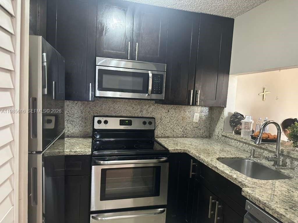 8185 NW 7th St , Unit 319, Miami, FL 33126 Photo