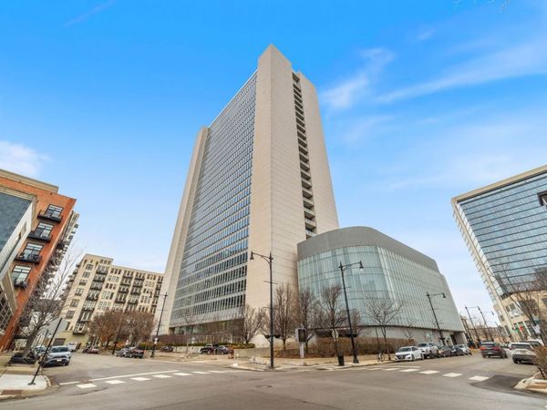 500 W Superior Street , Unit 1306, Chicago, IL 60654