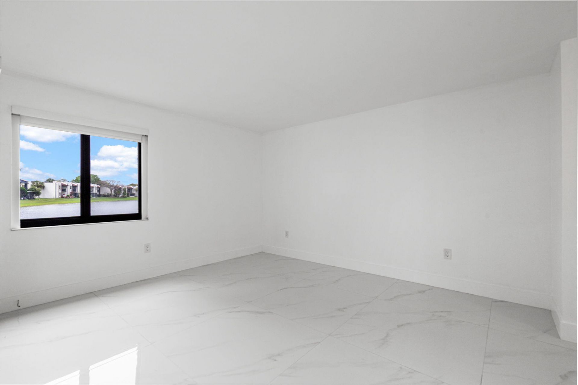 510 W Park Drive, Unit 104-3, Miami, FL 33172 Photo