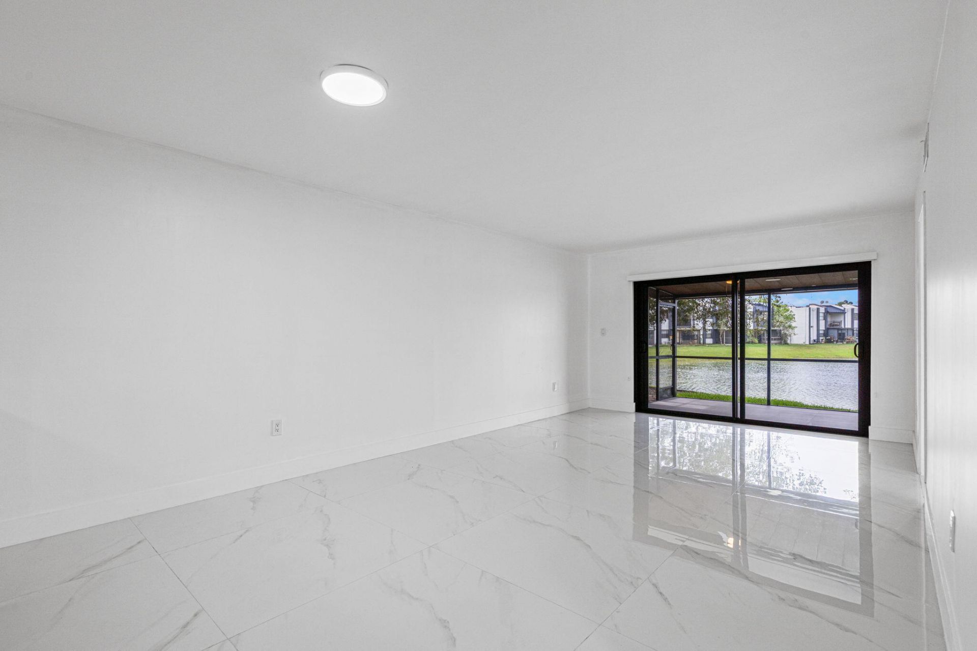 510 W Park Drive, Unit 104-3, Miami, FL 33172 Photo