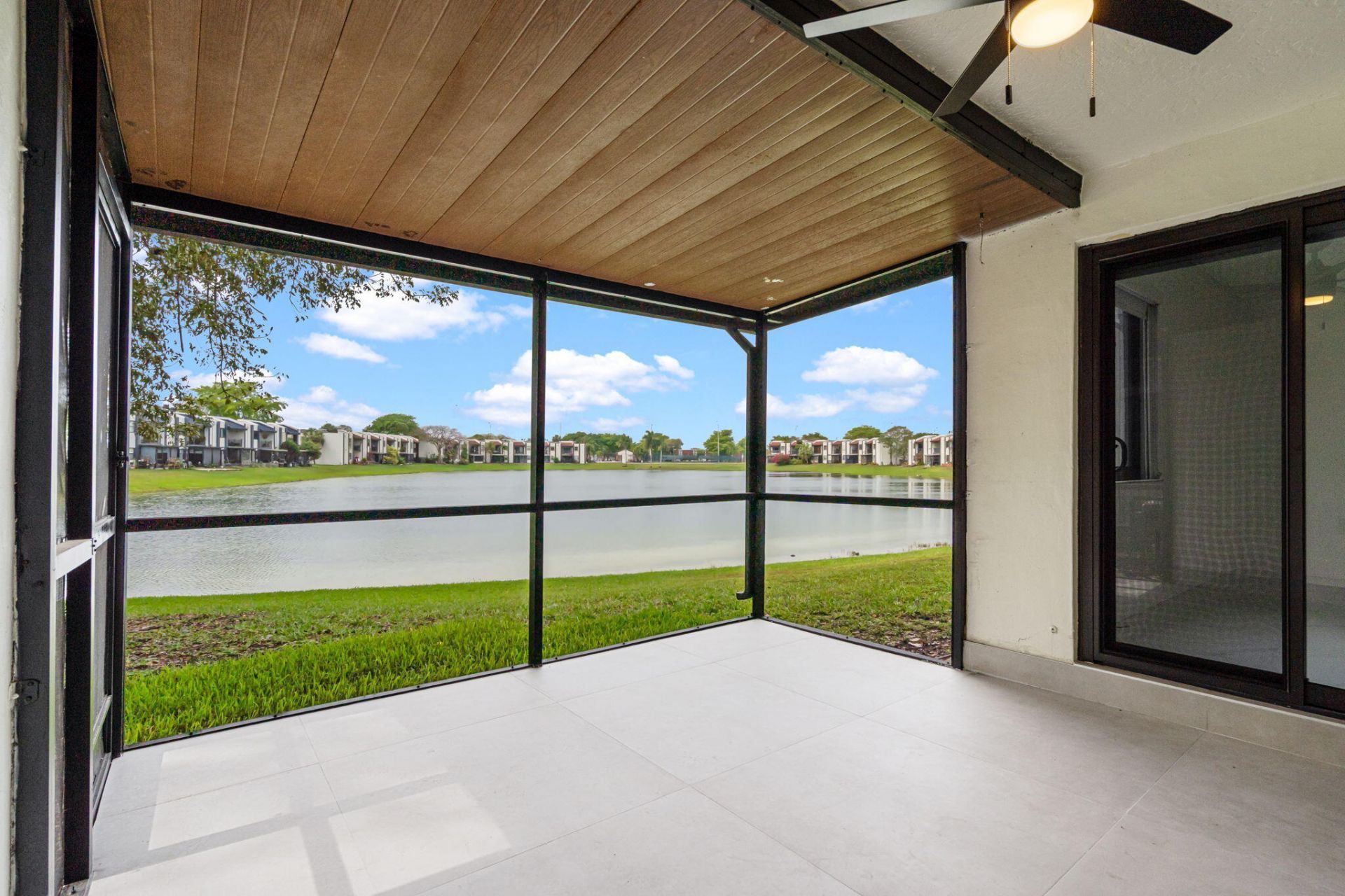 510 W Park Drive, Unit 104-3, Miami, FL 33172 Photo