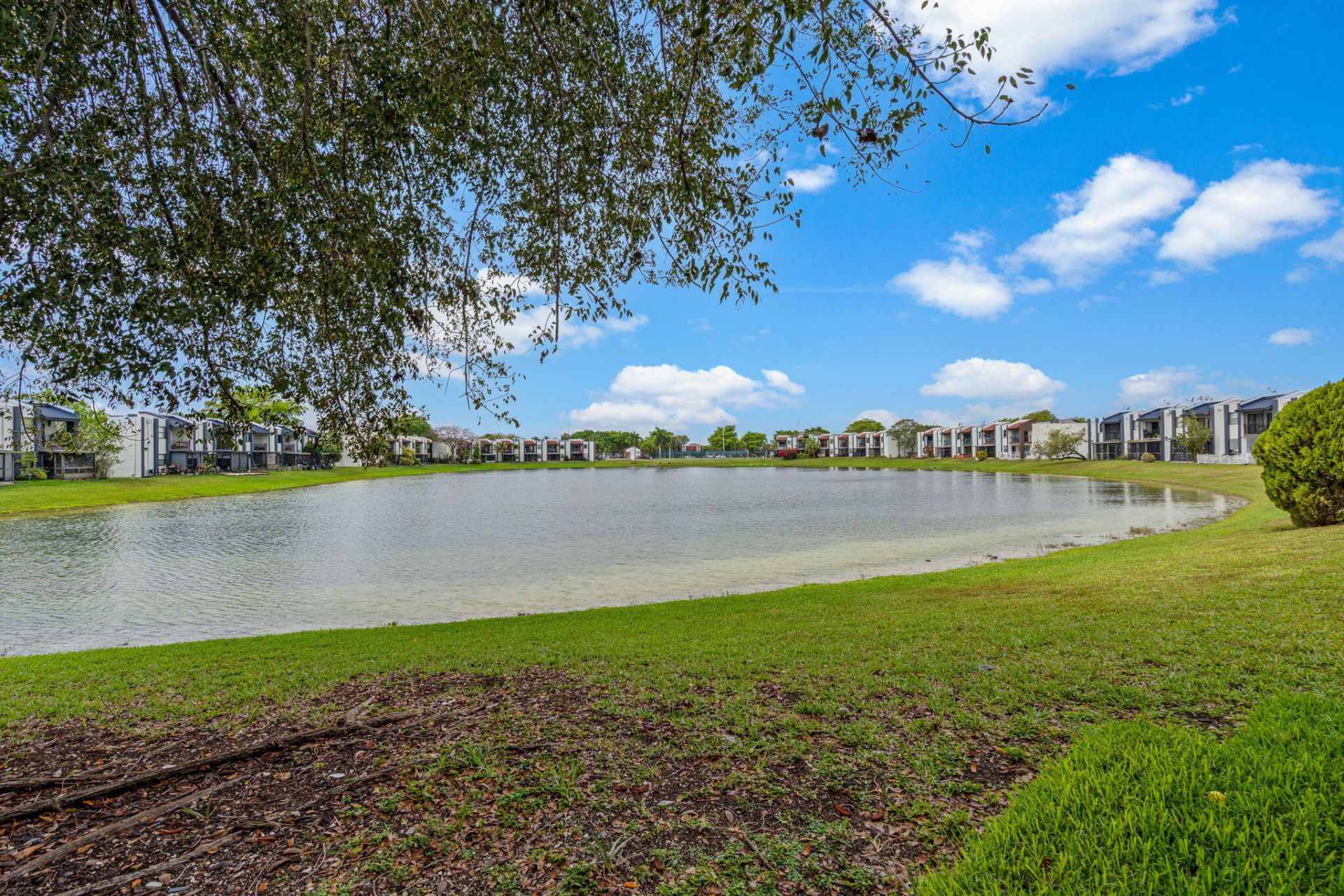 510 W Park Drive, Unit 104-3, Miami, FL 33172 Photo