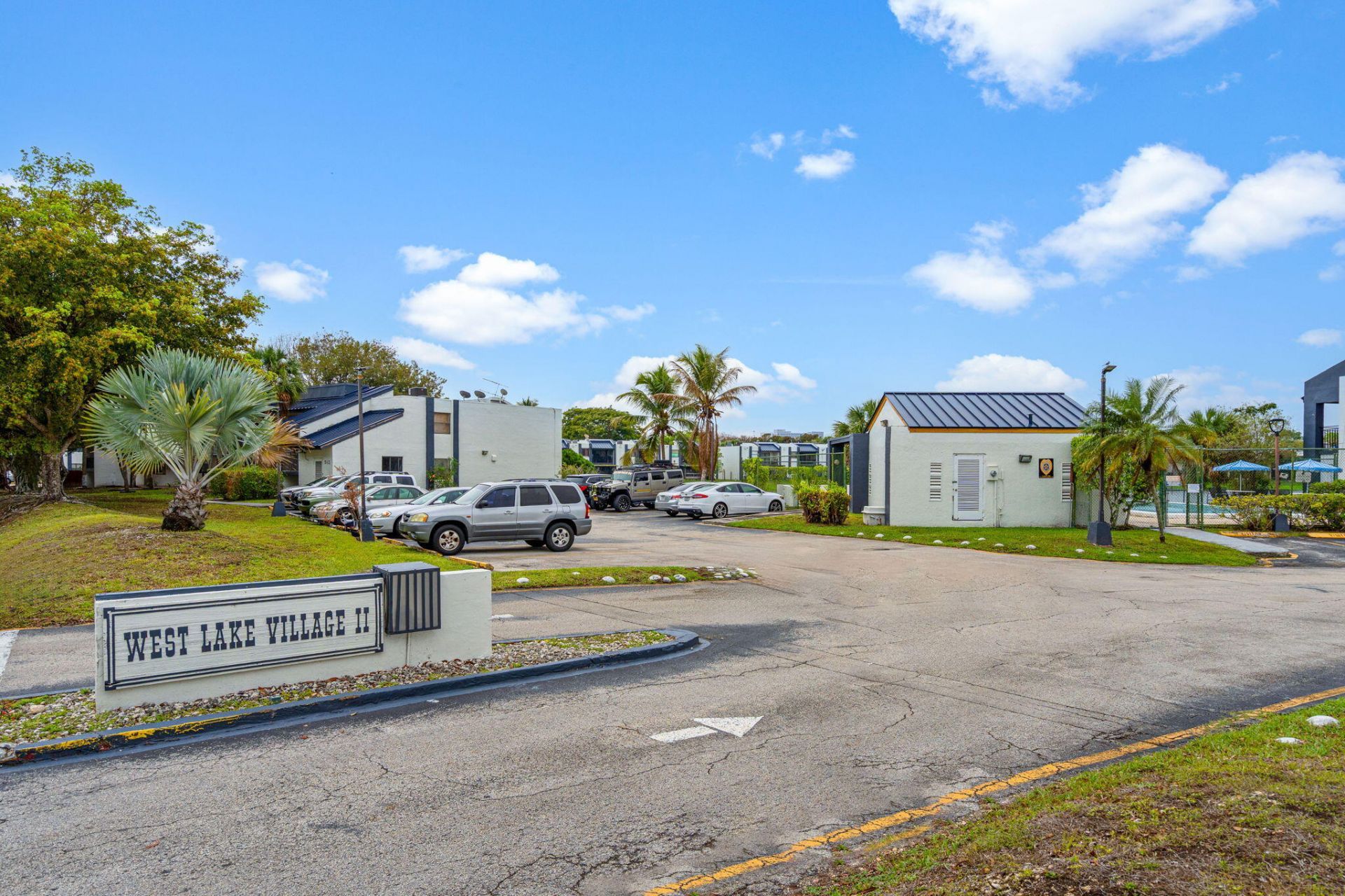 510 W Park Drive, Unit 104-3, Miami, FL 33172 Photo