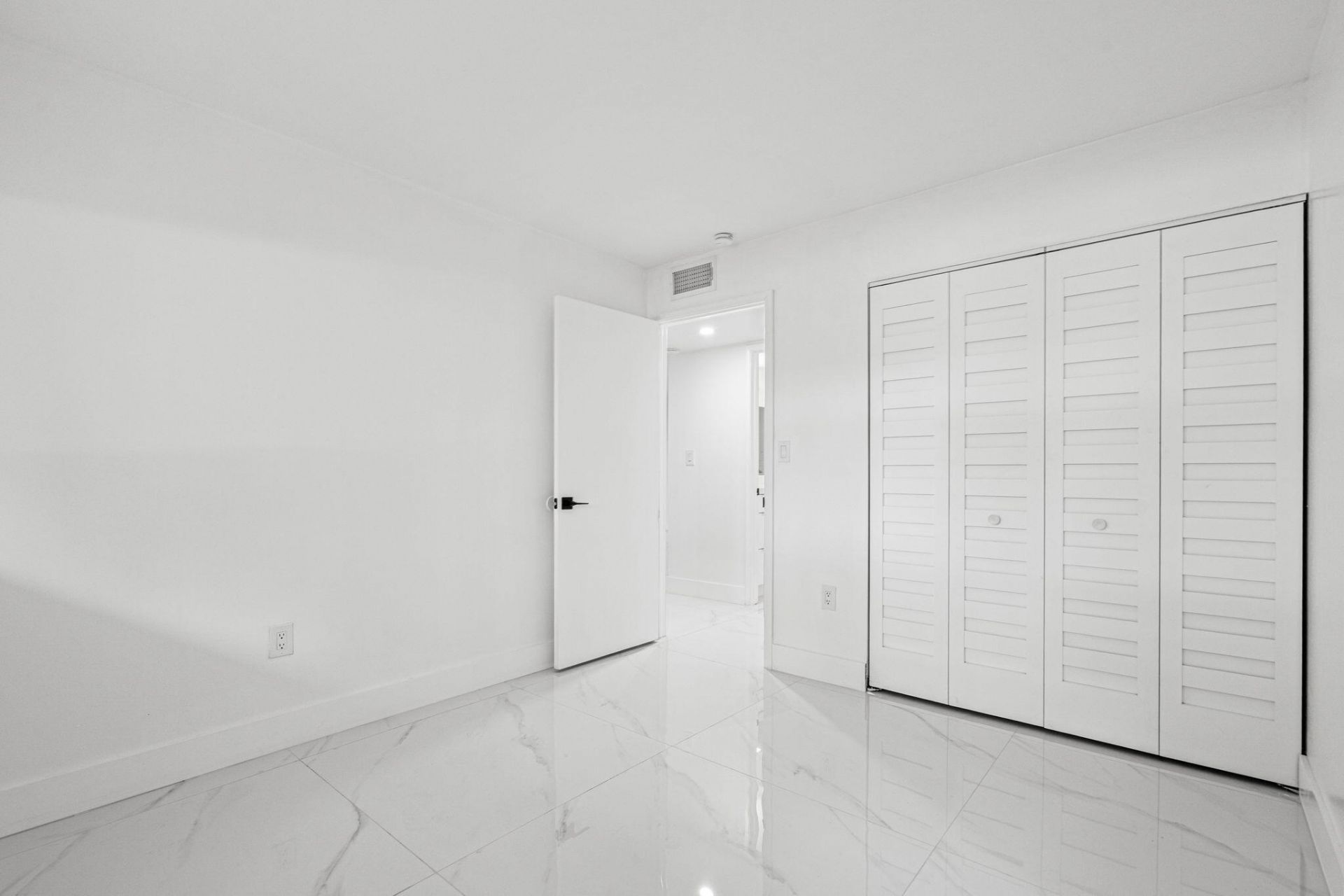 510 W Park Drive, Unit 104-3, Miami, FL 33172 Photo