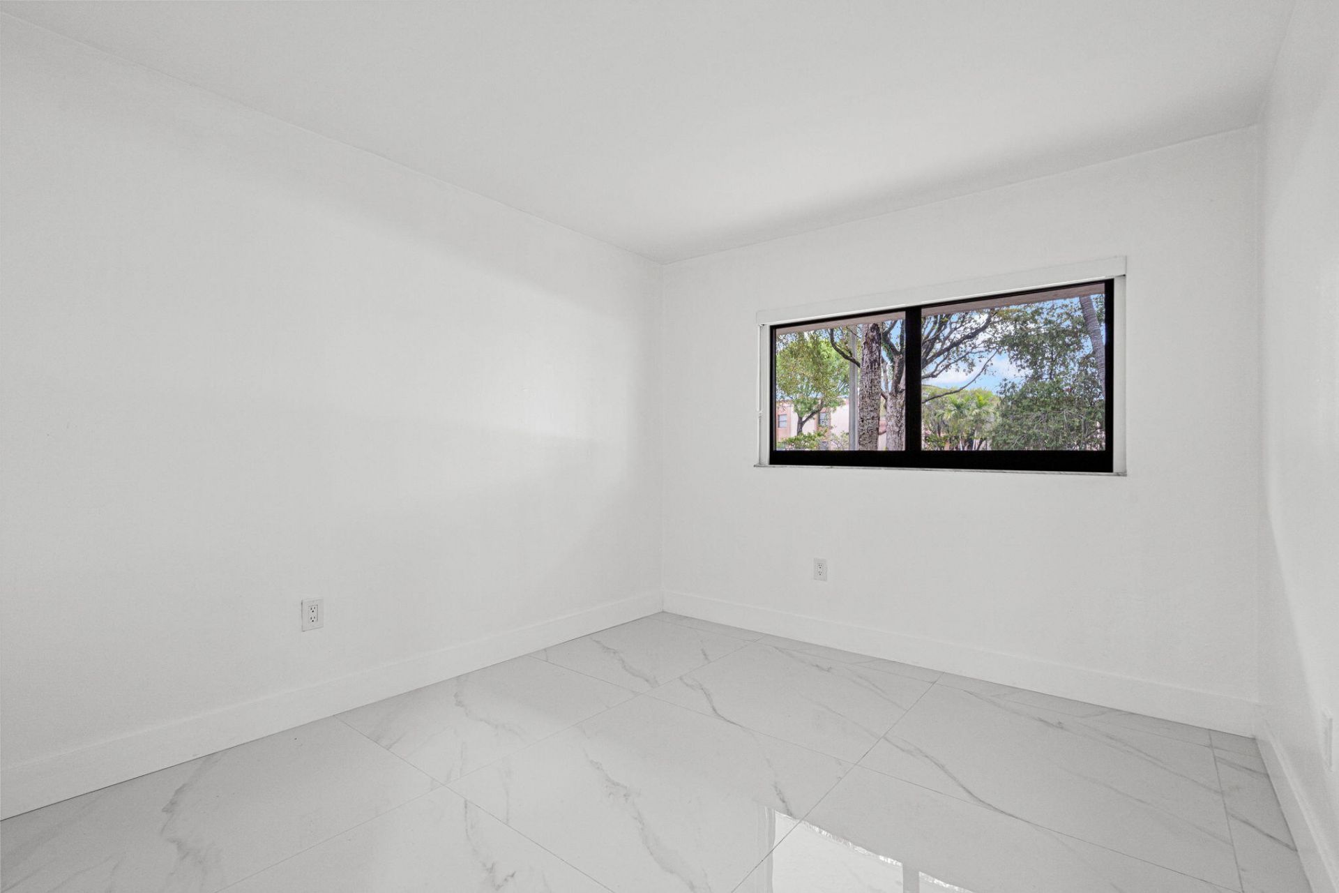 510 W Park Drive, Unit 104-3, Miami, FL 33172 Photo