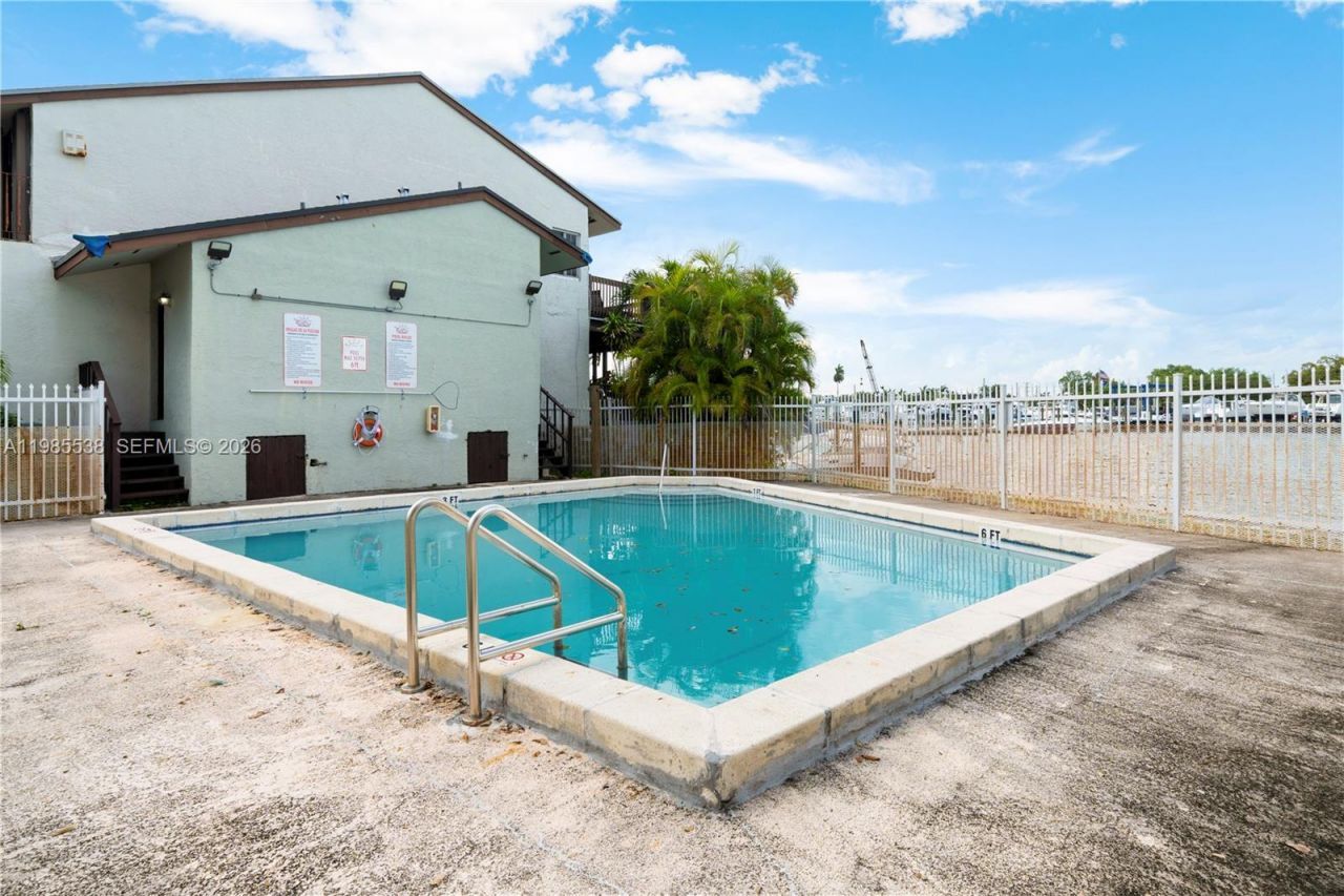 1901 NW S River Dr , Unit 30C, Miami, FL 33125 Photo