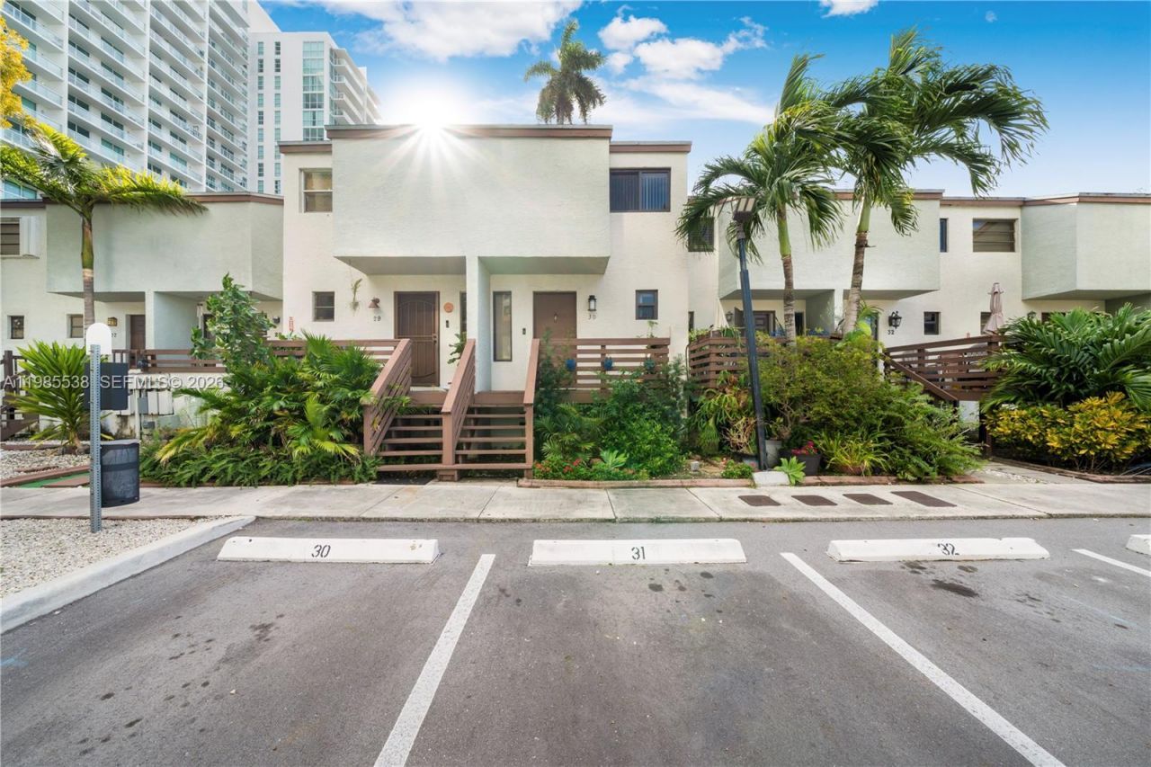 1901 NW S River Dr , Unit 30C, Miami, FL 33125 Photo