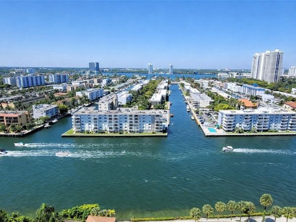 290 W 174th St, Unit 2105, Sunny Isles Beach, FL 33160