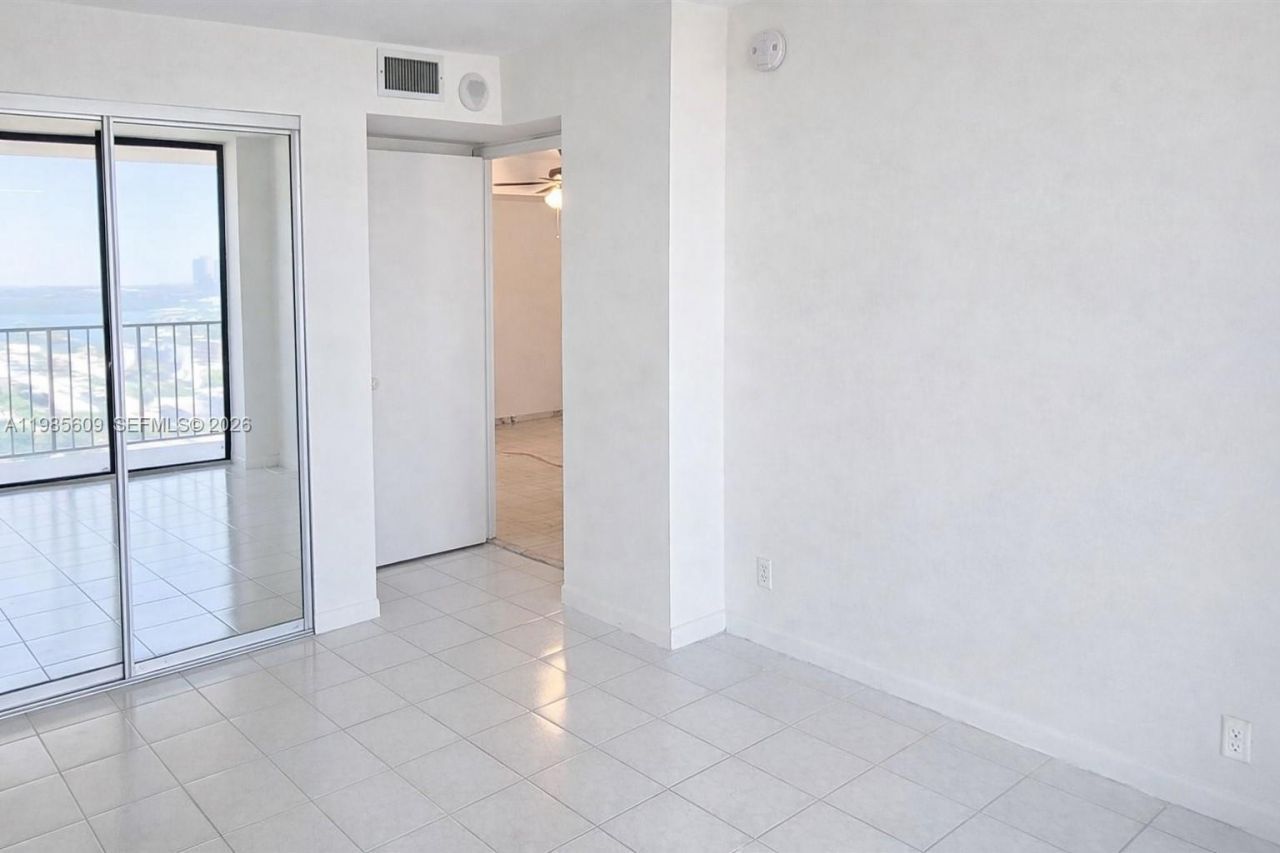 290 W 174th St, Unit 2105, Sunny Isles Beach, FL 33160 Photo