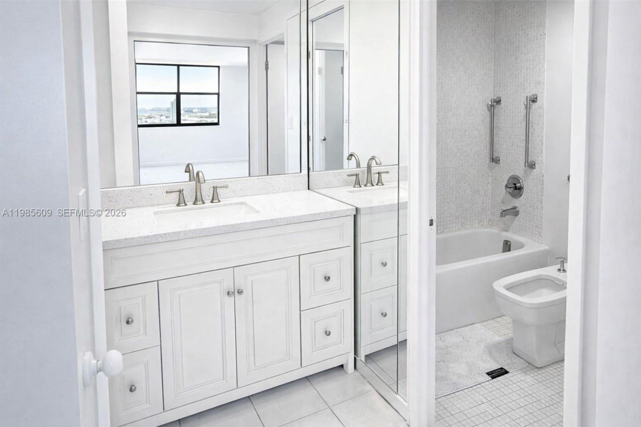 290 W 174th St, Unit 2105, Sunny Isles Beach, FL 33160 Photo