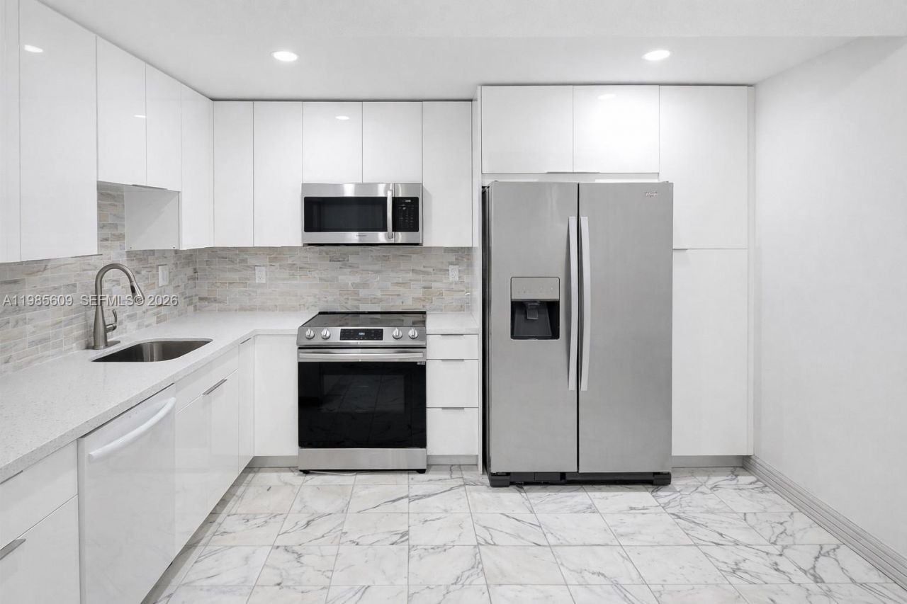 290 W 174th St, Unit 2105, Sunny Isles Beach, FL 33160 Photo