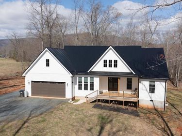 197 Burford Farm Rd, Monroe, VA 24574