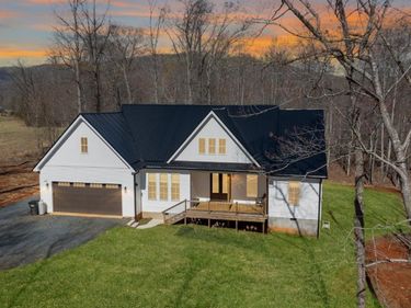 197 Burford Farm Rd, Monroe, VA 24574