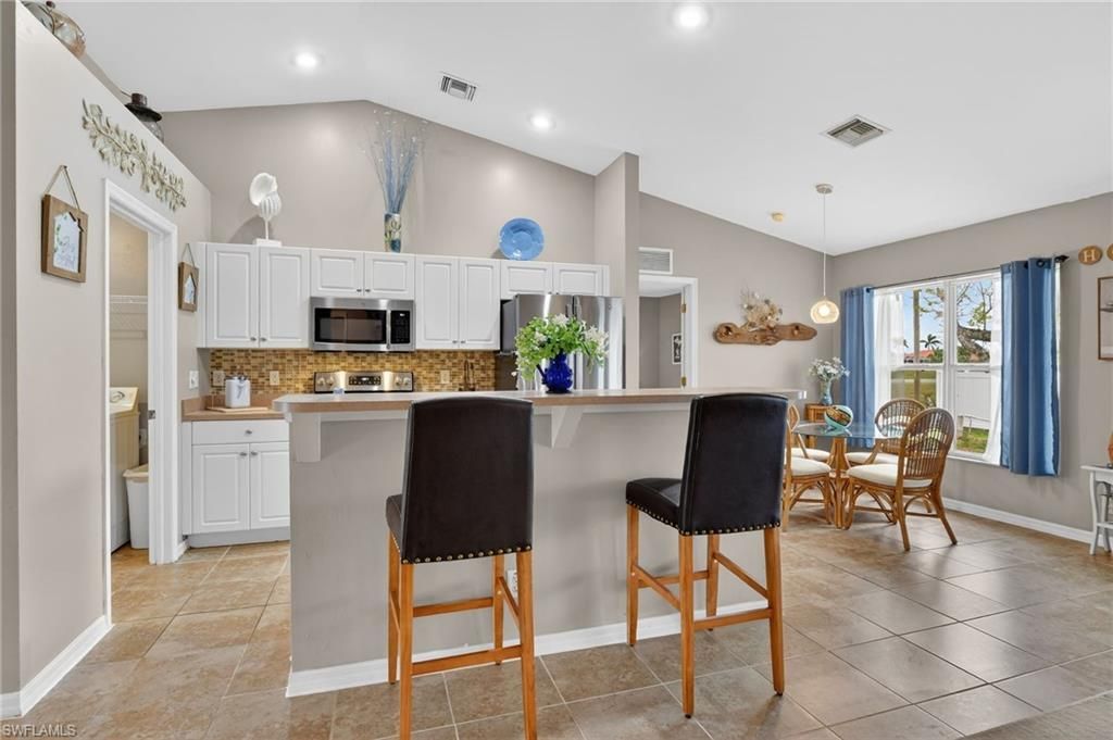 2707 NE 5th Ave , Cape Coral, FL 33909 Photo