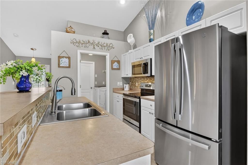 2707 NE 5th Ave , Cape Coral, FL 33909 Photo