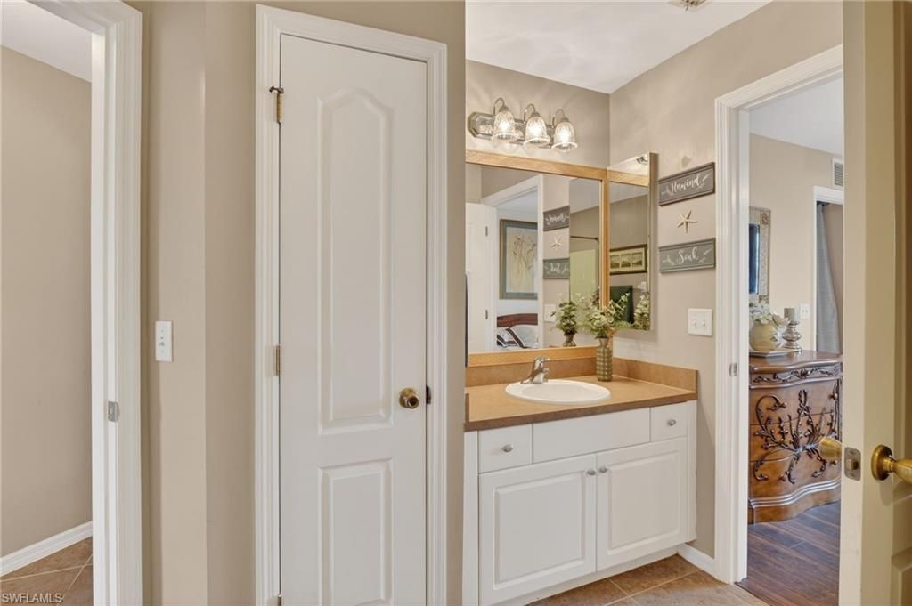 2707 NE 5th Ave , Cape Coral, FL 33909 Photo