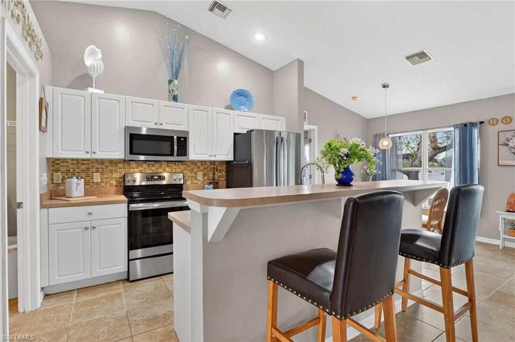 2707 NE 5th Ave , Cape Coral, FL 33909 Photo