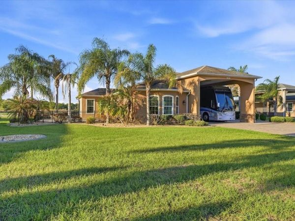 576 MEANDERING WAY , POLK CITY, FL 33868