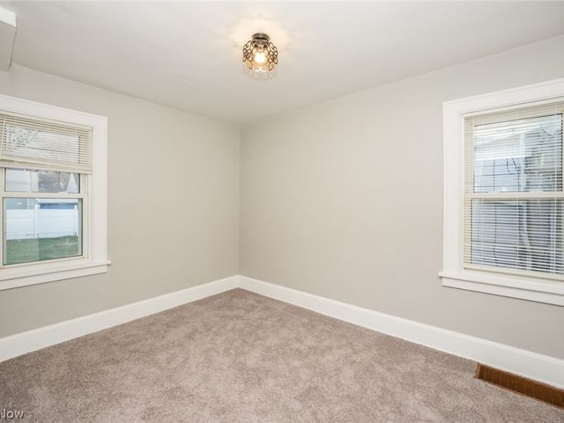 19381 Monterey Avenue, Euclid, OH 44119 Photo 10