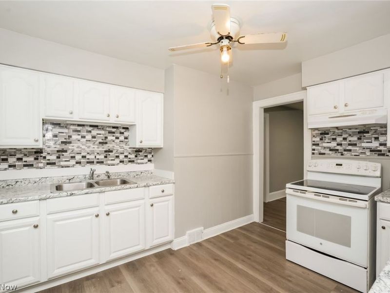 19381 Monterey Avenue, Euclid, OH 44119 Photo 5