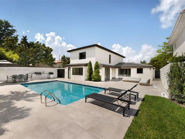 2805 SW 4th Ave, Miami, FL 33129