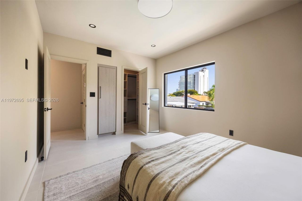 2805 SW 4th Ave, Miami, FL 33129 Photo