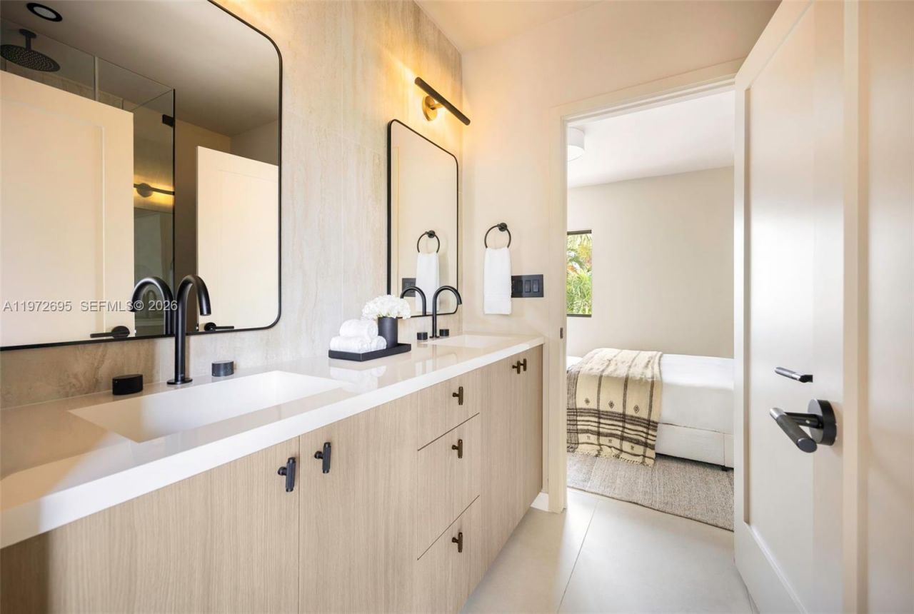 2805 SW 4th Ave, Miami, FL 33129 Photo