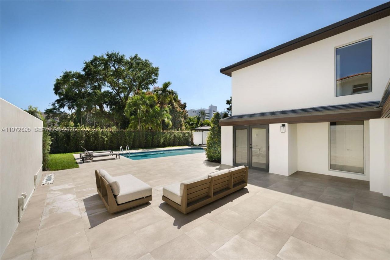 2805 SW 4th Ave, Miami, FL 33129 Photo