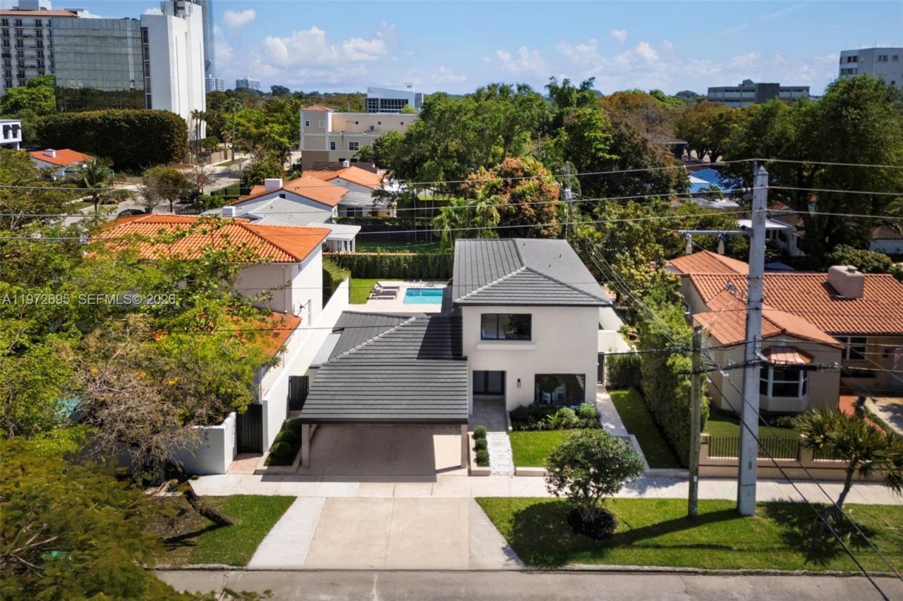 2805 SW 4th Ave, Miami, FL 33129 Photo