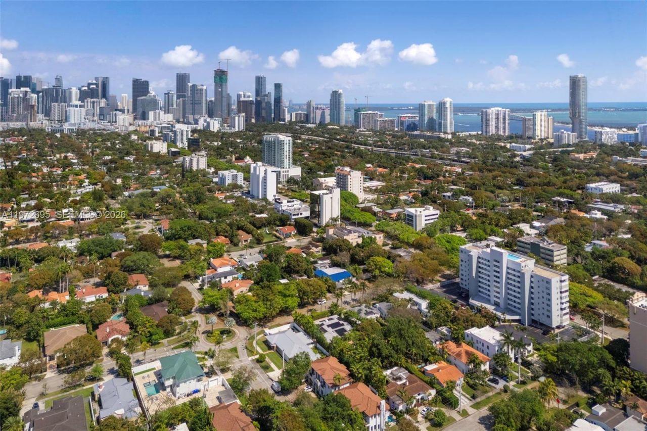 2805 SW 4th Ave, Miami, FL 33129 Photo