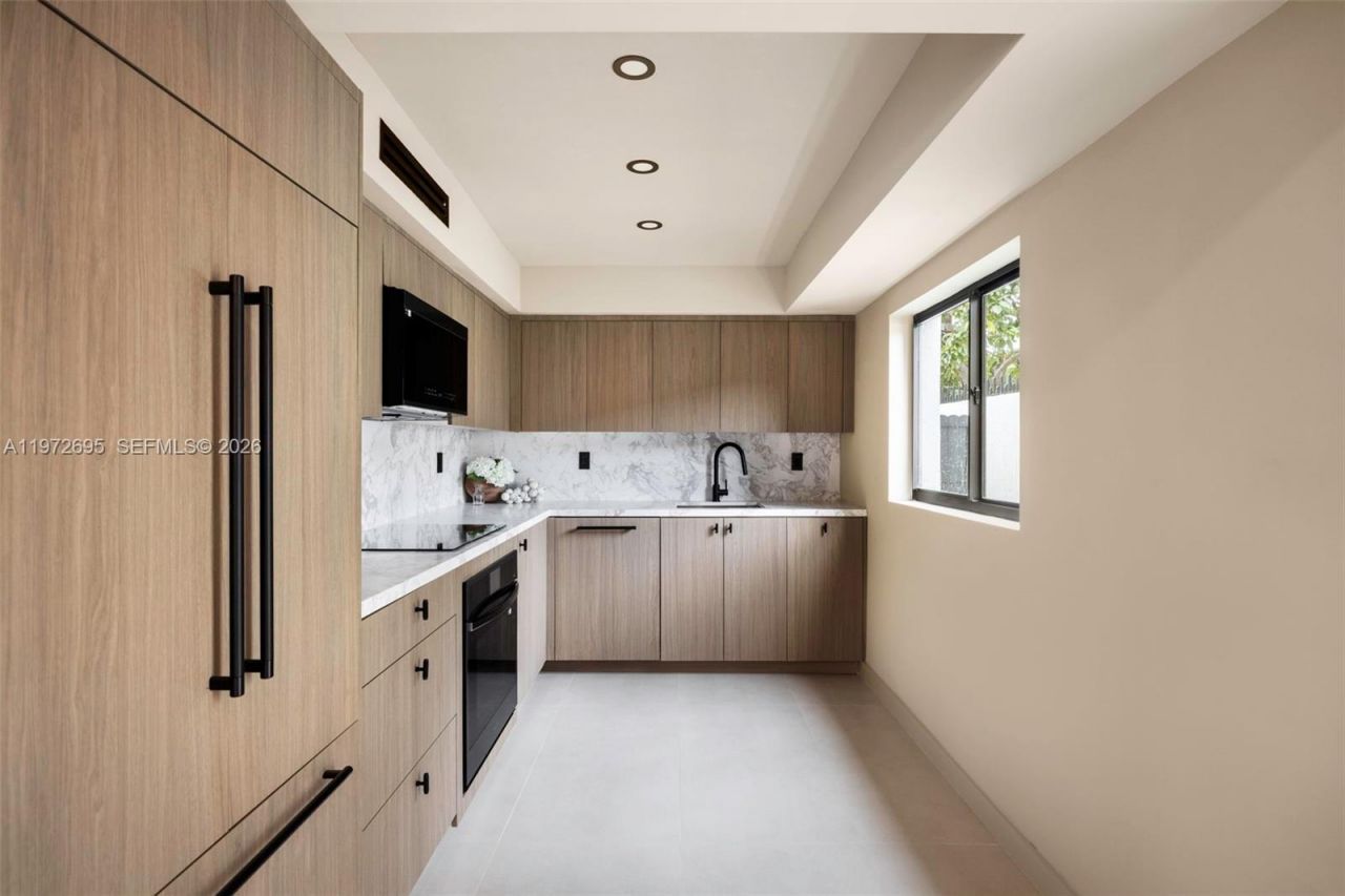 2805 SW 4th Ave, Miami, FL 33129 Photo