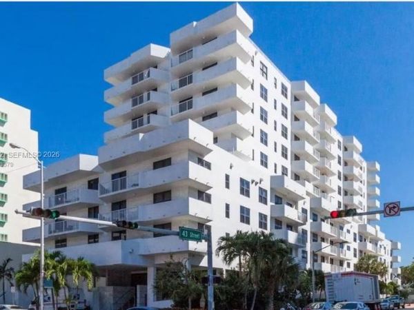 4301 Collins Ave, Unit 902, Miami Beach, FL 33140