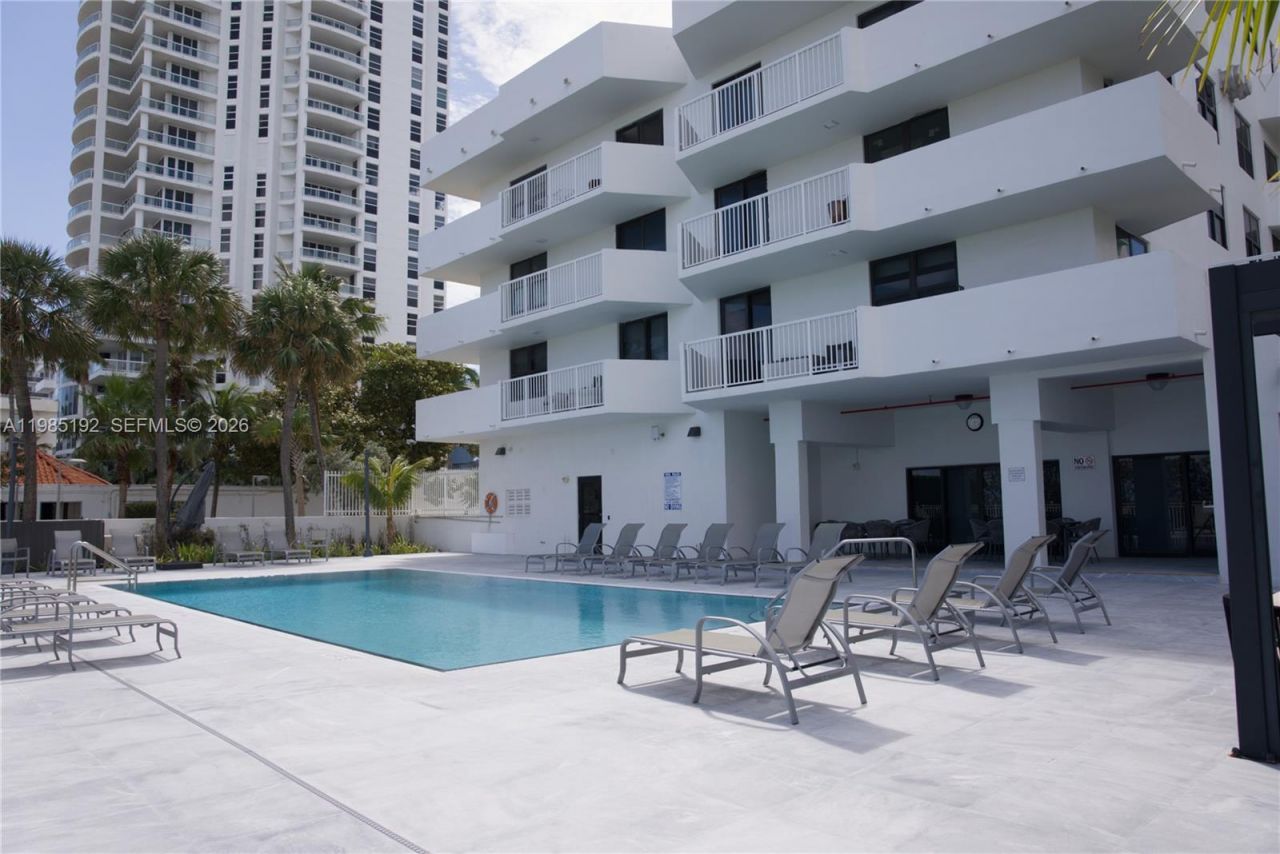 4301 Collins Ave, Unit 902, Miami Beach, FL 33140 Photo