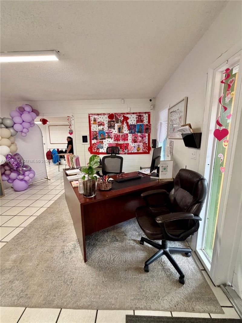 4537 W Broward Blvd, Plantation, FL 33317 Photo