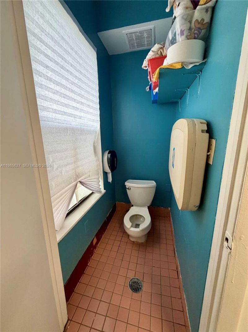 4537 W Broward Blvd, Plantation, FL 33317 Photo