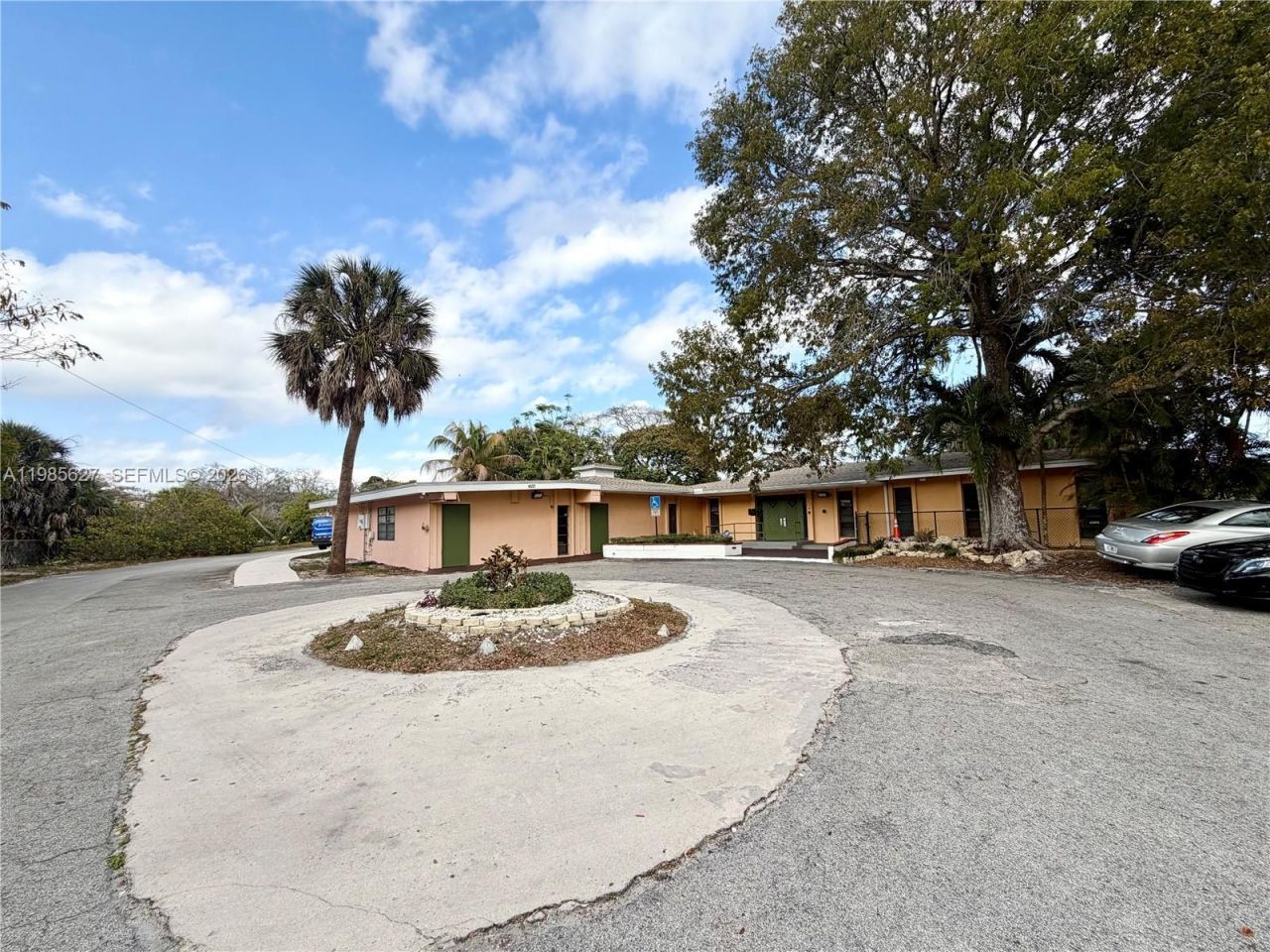 4537 W Broward Blvd, Plantation, FL 33317 Photo