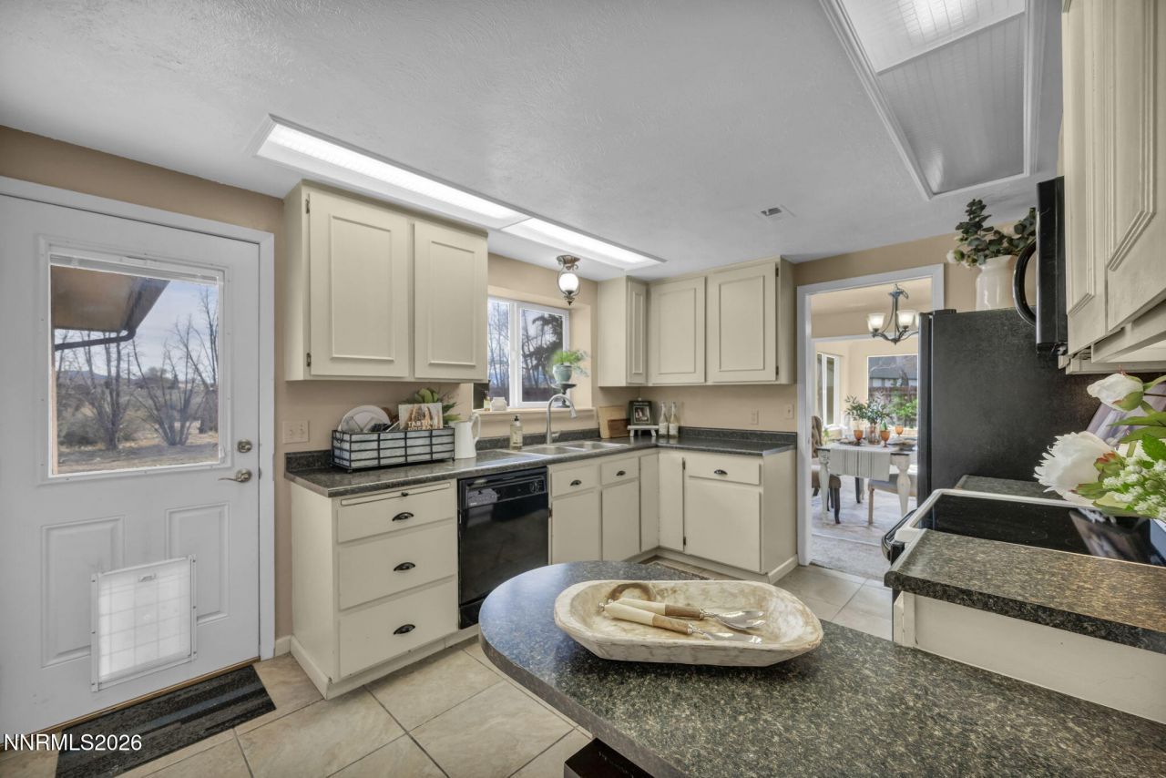 1575 Railroad Drive, Carson City, NV 89701 Photo