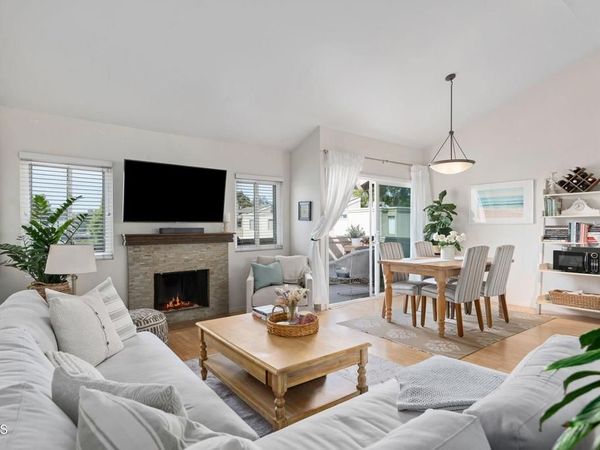 1280 Seacliff Court, Unit 2, Ventura, CA 93003
